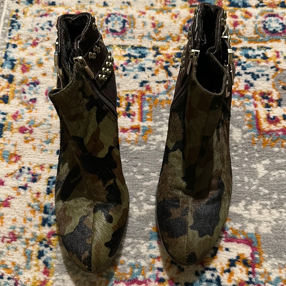 Sam edelman/ ankle boots/ faux hair military texture/ MAKE ME AN OFFER